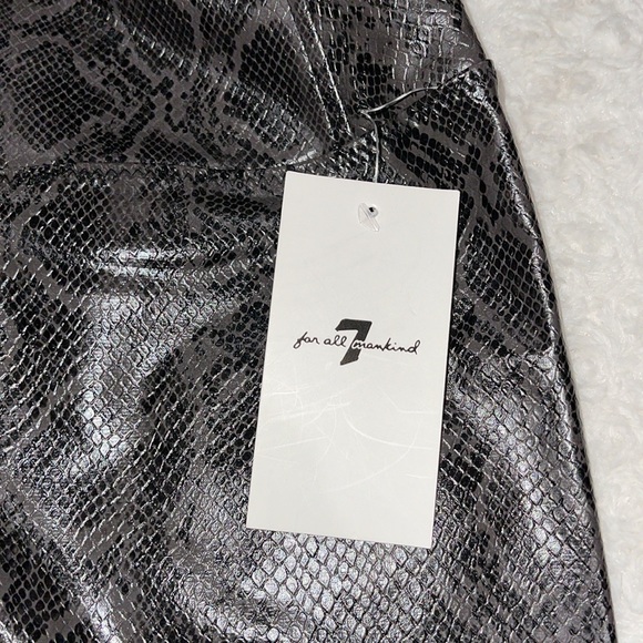 7 FOR ALL MANKIND FAUX Leather embossed Snakeskin Print Legging Sz XS Black/gray - Picture 7 of 13